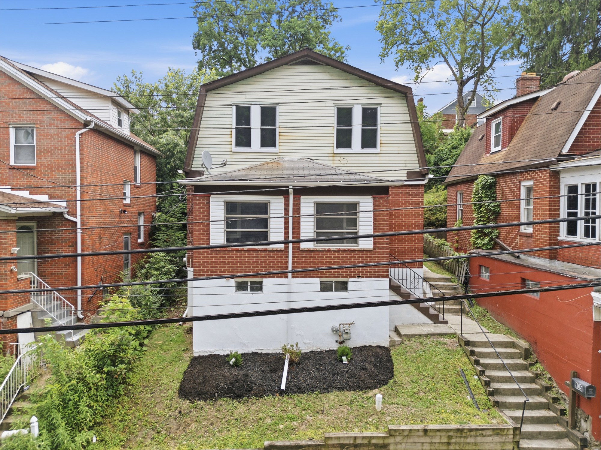 905 Rebecca Ave – photo 2