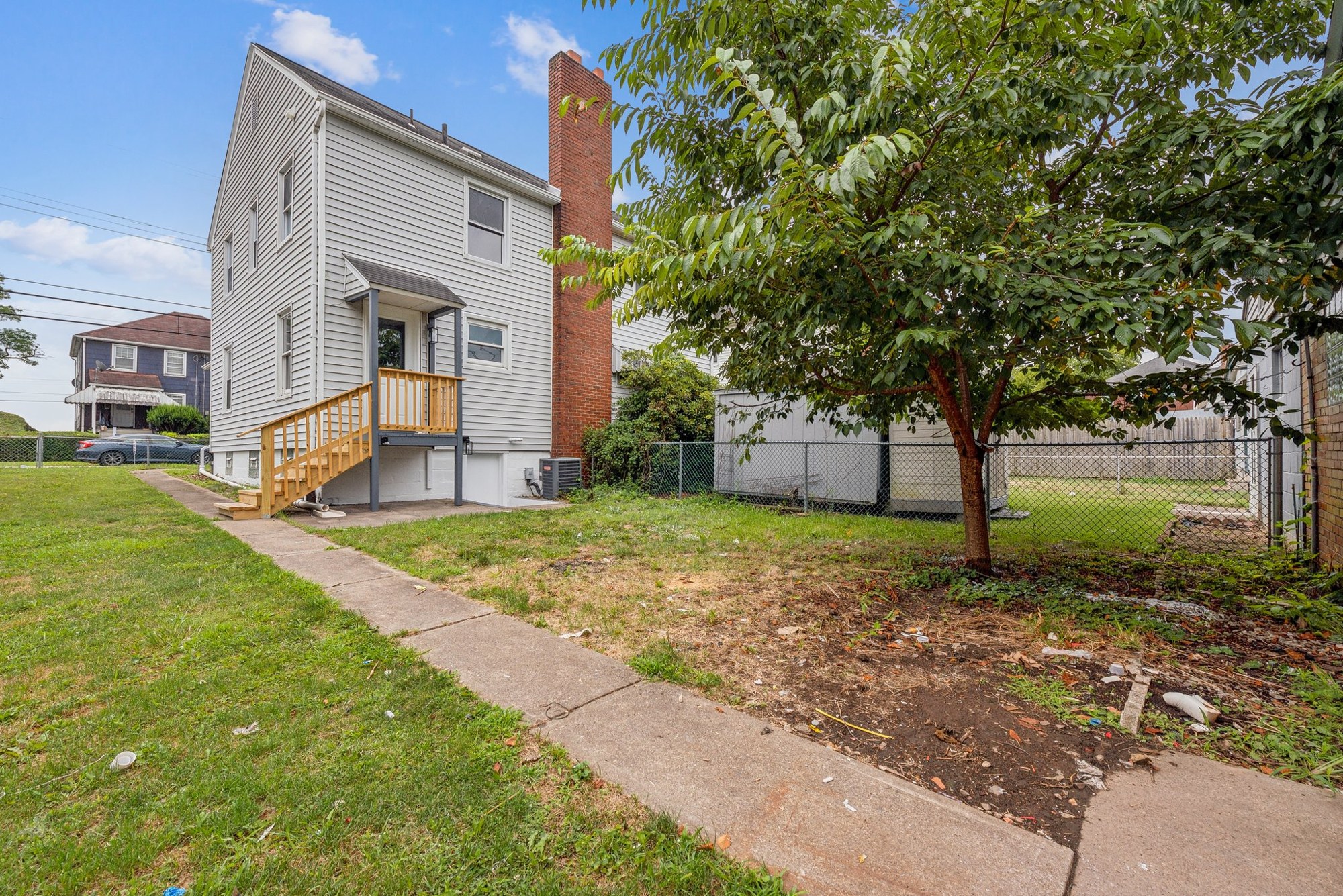 553 Farnsworth Ave – photo 5