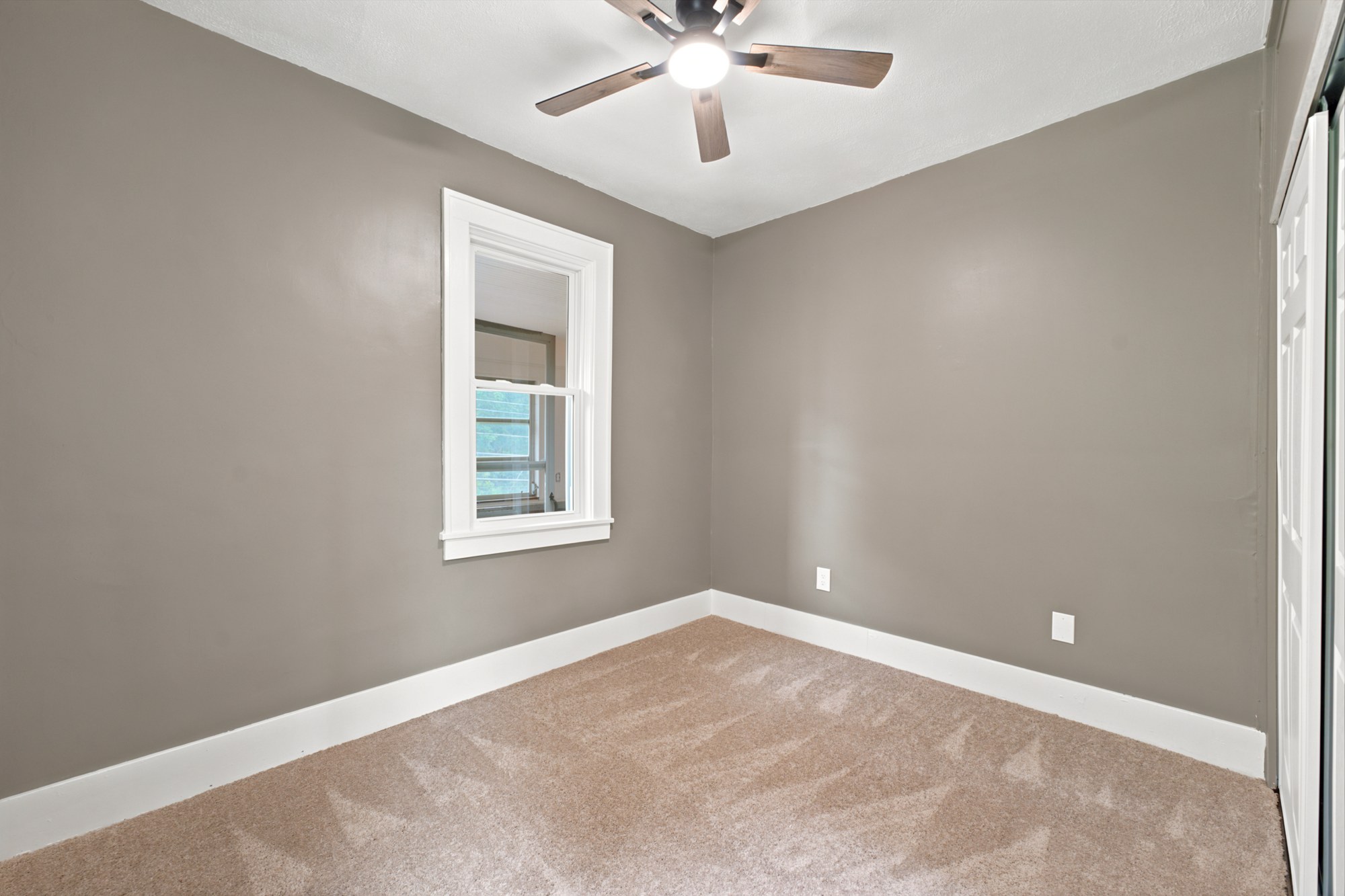 905 Rebecca Ave – photo 7