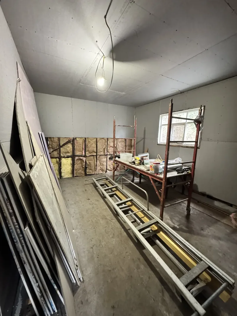 Before renovation: family room at 1806 Trimble Ave, Port Vue