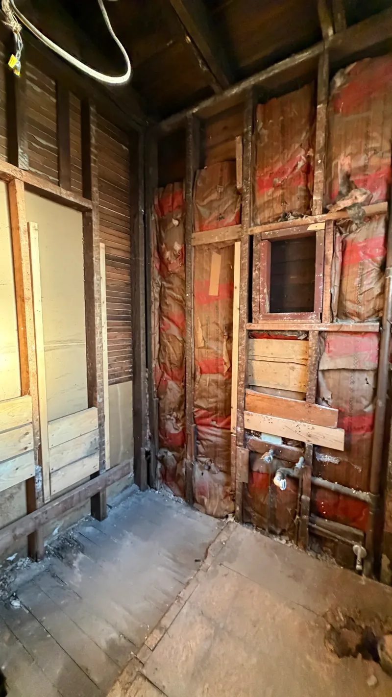 Before renovation: bathroom two at 406 35th St, McKeesport