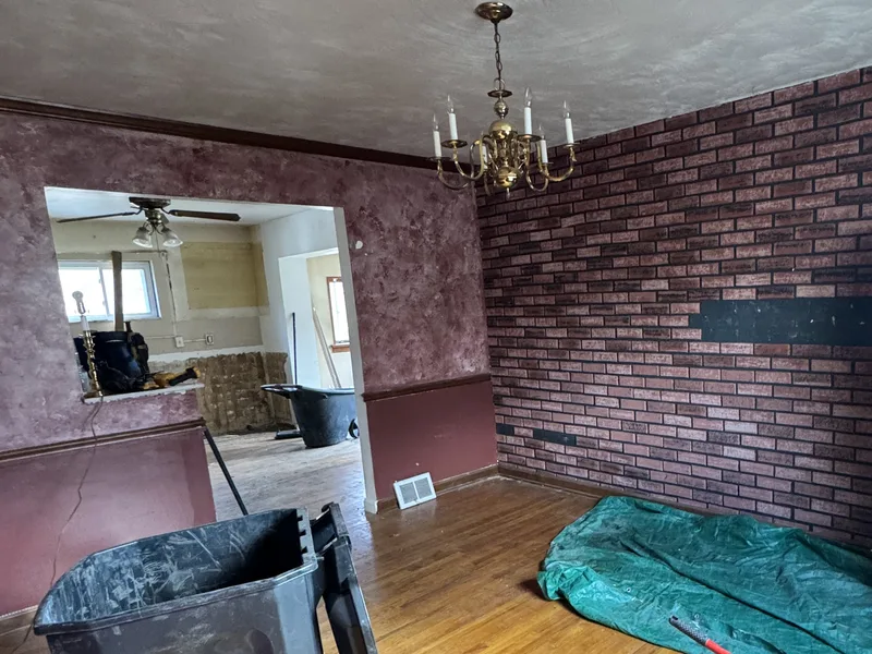 Before renovation: Lincoln Way dining room in McKeesport